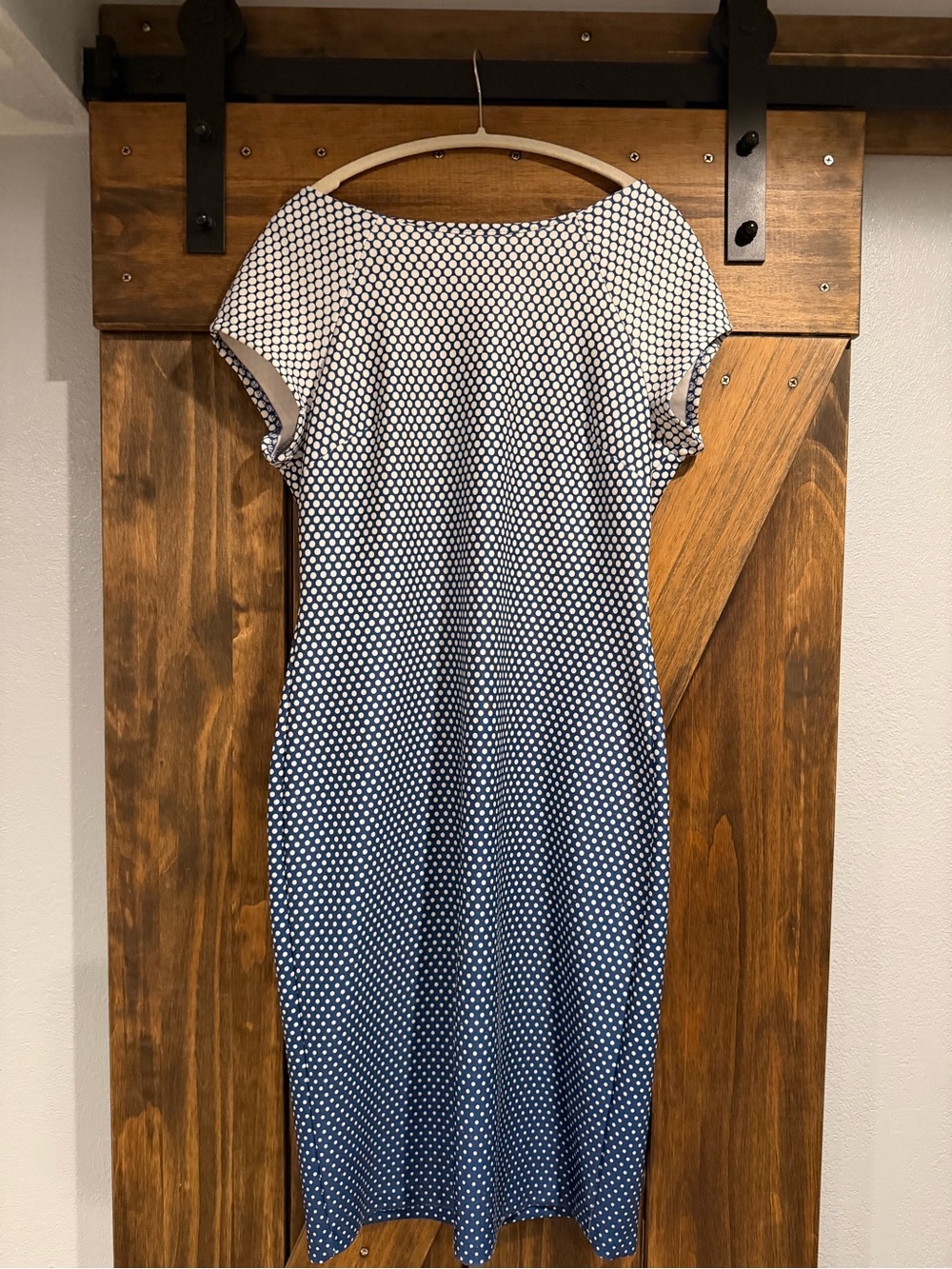 Beige by eci Navy Dot Ombre Cap-Sleeve Midi Dress size 14 (slight pilling)